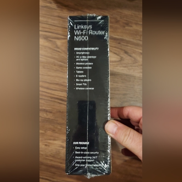 Linksys N600 Wi-Fi router - Picture 2 of 6